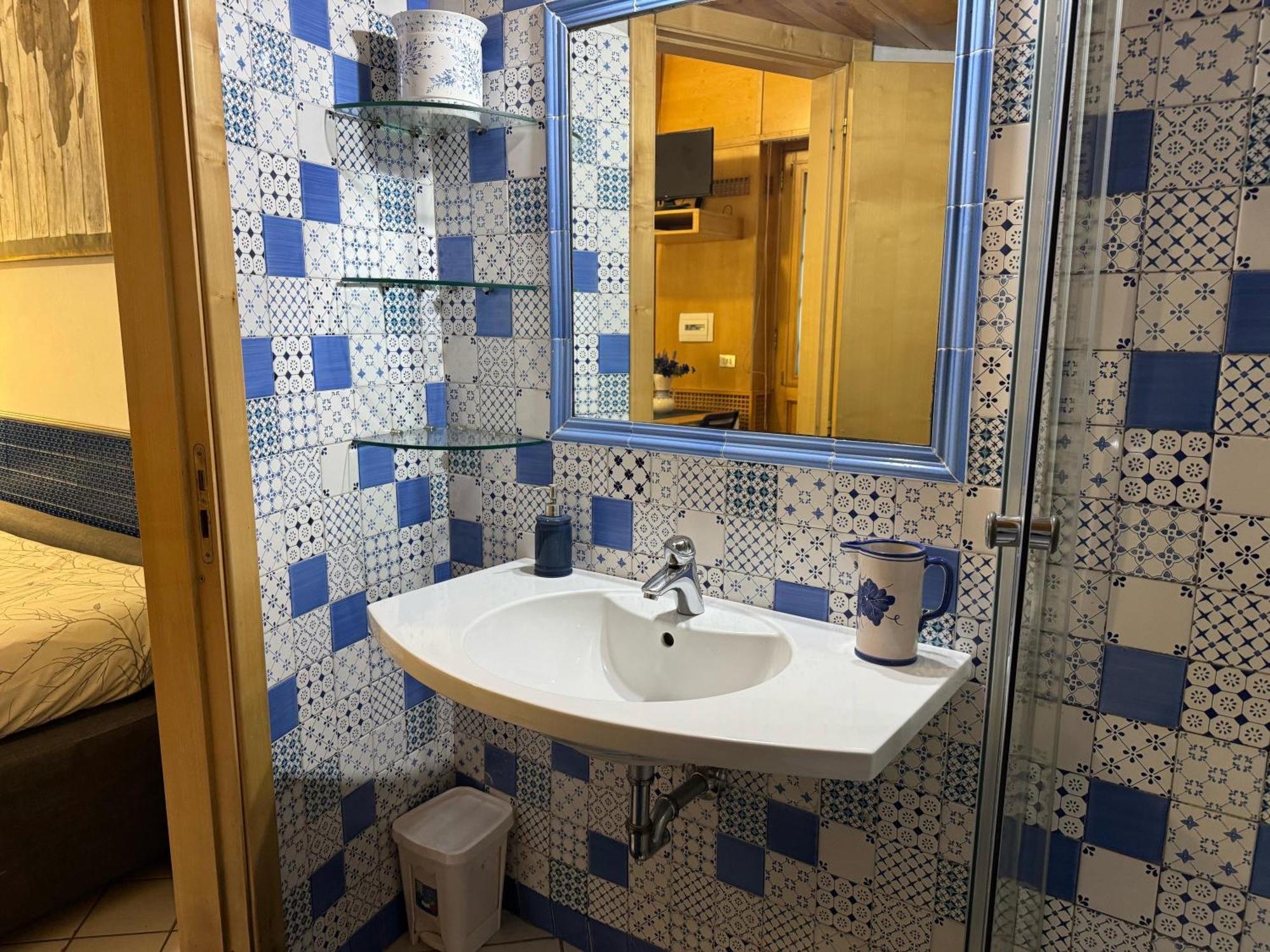 The House Vatican Zone Apartment