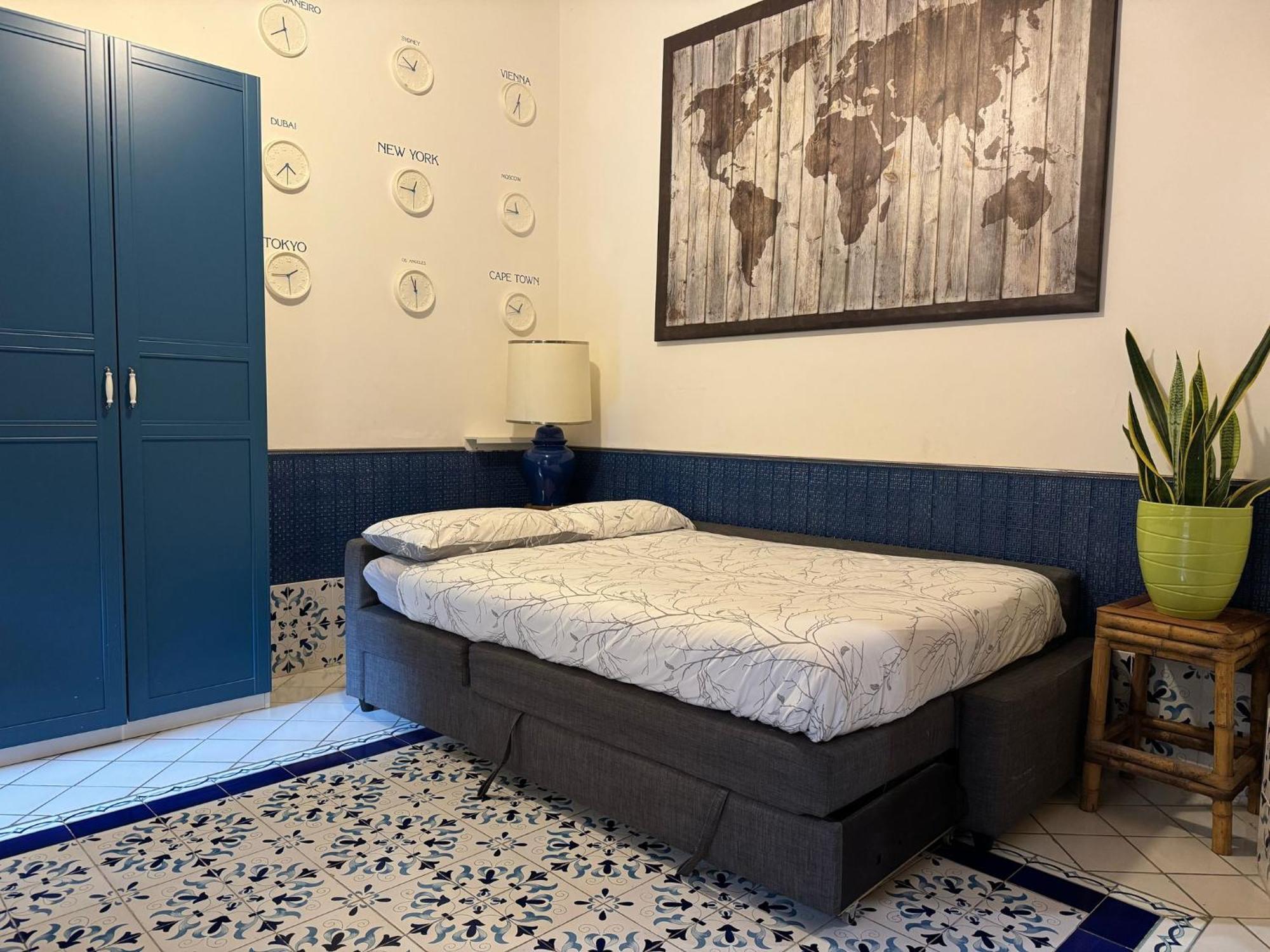The House Vatican Zone Apartment